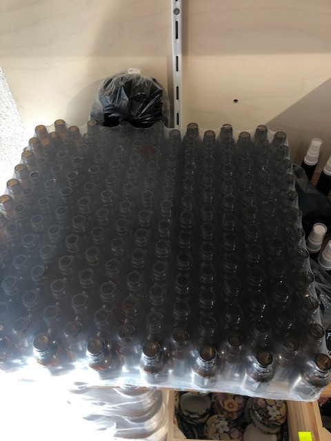 MEDÁREŇ Sklenená fľaštička na propolis 50ml - fólia 144 ks