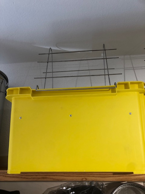 Včeláreň Odviečkovací tanier PVC na 2 rámiky