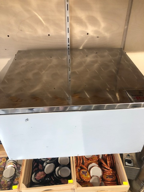 MEDÁREŇ Topička vosku slnečná