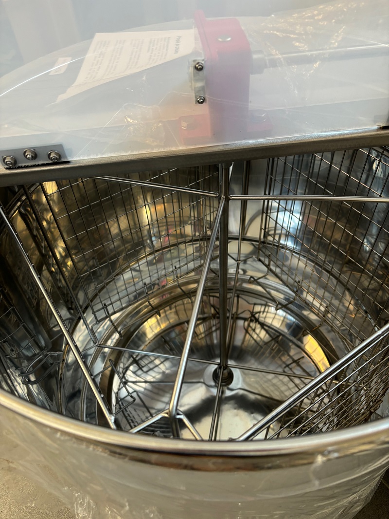 MEDÁREŇ Medomet tangenciálny T-4 rámik. Antikora ručný (Čechoslovák, B rámiky a Dadant)