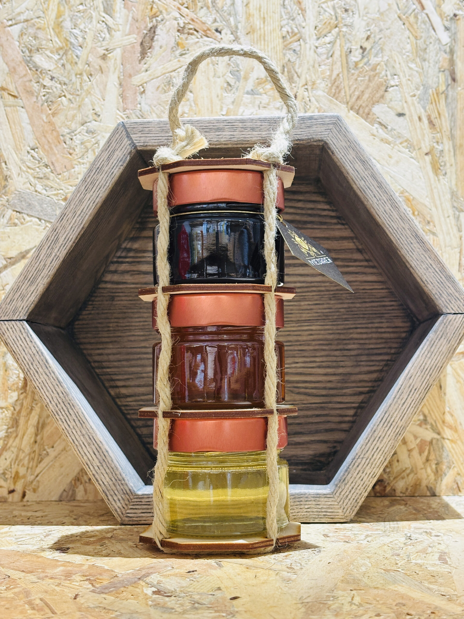 MEDÁREŇ Medová veža (medovica, gaštan, agát)