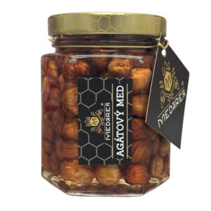 Lieskové orechy v agátovom mede