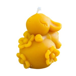 MEDÁREŇ Prírodná sviečka z včelieho vosku - ZAJAC S KVETMI